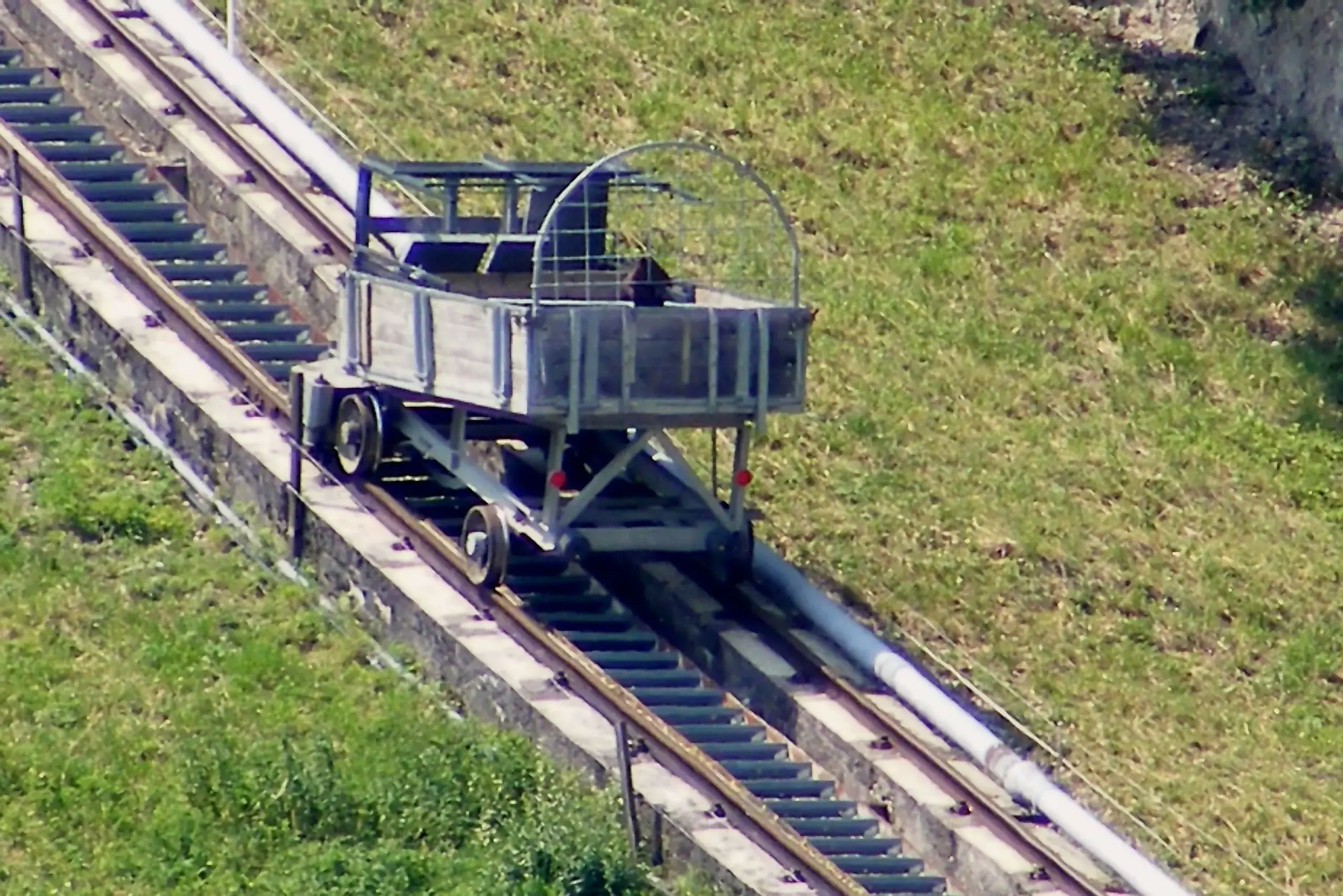 a4ede4bbf61597cfaa2c5b884c516de7_MD5